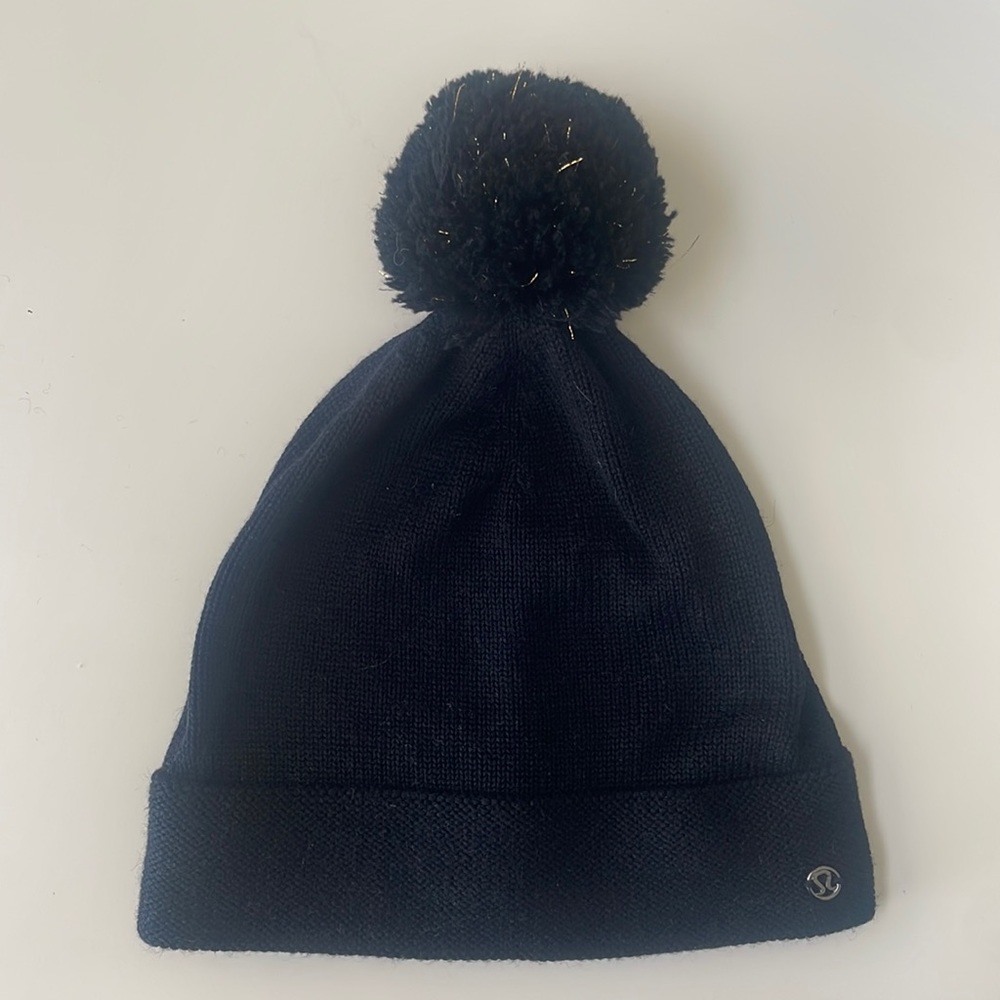 Lululemon Black Pom Pom Beanie